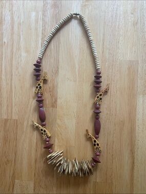 Vintage Wooden Giraffe Necklace in Beige and Maroon